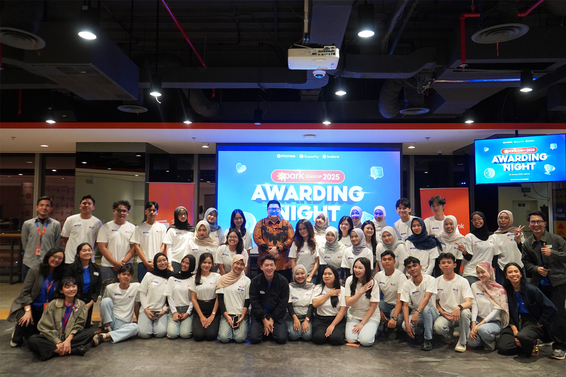 ShopeePay dan SeaBank Dorong Literasi Keuangan Generasi Muda melalui SPARK Student Ambassadors Awarding Night