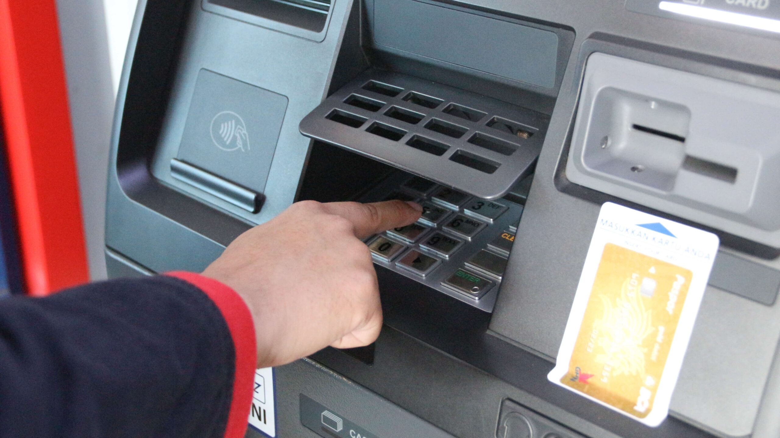 Cara Tarik Tunai ShopeePay di ATM BCA